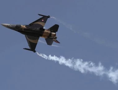 Προκλητικές πτήσεις τουρκικών μαχητικών F-16 πάνω από την Κατεχόμενη Λευκωσία (video)